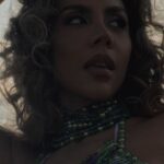 Michelle González Instagram - ‘Algo Pasajero’ sale mañana 12 del día en exclusiva por @playlist.magazine 🍒🐈‍⬛🍒 Que fuckin emoción!
