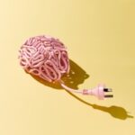 Michelle González Instagram - Hoy es mi cumpleaños 🐈‍⬛ y mi mejor regalo es estar viva, habitando esta piel y permitirme dejar pasar la vida a través de mi. Honrando esta versión de mi, que tuvo la valentía y el coraje de conectar los cables y hoy está viviendo su vida con devoción, pasión, propósito y con una misión muy clara: ser yo, mi mejor yo. Nadie más. VIDA: Me permito ser y y sentir. Suelto la resistencia y me rindo ante ti. Honro mi presencia, mi familia, mis amigxs, an mis ancestros. Sacudeme, sonríeme, enséñame, abrázame, sostenme y permíteme siempre vibrar en una frecuencia de amor y gratitud para extender mis alas como el ave libre que soy y seguir volando, más y más.