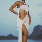Michelle González Instagram - Diario de una artista emergente e independiente ✍🏽 Erase una vez en Ibiza … Te comparto un poquito del proceso del videoclip de ‘Algo Pasajero’ Click en el enlace de mi perfil para ver el resultado final! 🫶🏽 Atte, La gata en minifalda 🐈‍⬛🍒 #Maabelle #reels #story #artistaemergente #Ibiza #artistaindependente #bresh #amnesiaibiza #verano #videoclip #newartist #esvedra #vlog