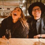 Michelle González Instagram - Hace 4 años hice una peli sobre la historia de amor, sueños e inmigración de una pareja de mexicanos viviendo en NY “Te llevo conmigo” estrenó en Sundance (ganamos) y ahí conocí a los verdaderos Iván y Gerardo y la última vez que los vi fue hace 2 años en nuestra premier en NY at the Vessel. Gracias a ellos y su inspiradora historia viví de mis mejores experiencias en el cine y siempre tendré un cariño y admiración muy especial por ellos. Gracias x ser los mejores anfitriones 🫶🏽 @ivangarciachef @gerardozave 1. Le Pavillon dinner porque esta gata es cara y se sabe 2. Outfit check. She’s a 10 3. Agradecida. Bendecida. Con toda la energía del eclipse. Hecho está! 4. No se como nuestro server termino en mi foto oficial de cumpleaños pero ajá 5. Candids 6. Vi Tío Vanya con Steve Carell y lo tenía así de cerquita… que pedazo de actor, de actores. Ah y además un cast diverso! No por ser chejov y “Rusia” les impidió tener 2 protagonistas afroamericanos, una asiática y un latino! A MA MOS. 7. Brunch con mi real! ILY @amemedj 8. Wey está ciudad me hypea demasiado. Que delicia viajar sola, caminar tanto, perderme en mis pensamientos, sentirme inspirada, comer tan rico y todo a mi ritmo. Antes viajaba mucho sola y luego.. solo quería viajar con amigas. Estoy regresando a mi era independiente y solitaria y estoy amando pasar tiempo de calidad conmigo 9. Bruh .., I’m so fucking cute n hot no importa lo que nadie piense 10. 2024 ENERGY! ✨🐈‍⬛💯✍🏽 PS. Si quieren ver @icywmfilm está disponible en Amazon y en Netflix Europa bebés