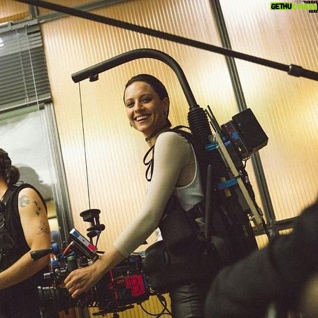 Michelle Jenner Instagram - En #TúTambiénLoHarías también hice alguna secuencia desde el otro lado 🤓 (Escena final capítulo 4)