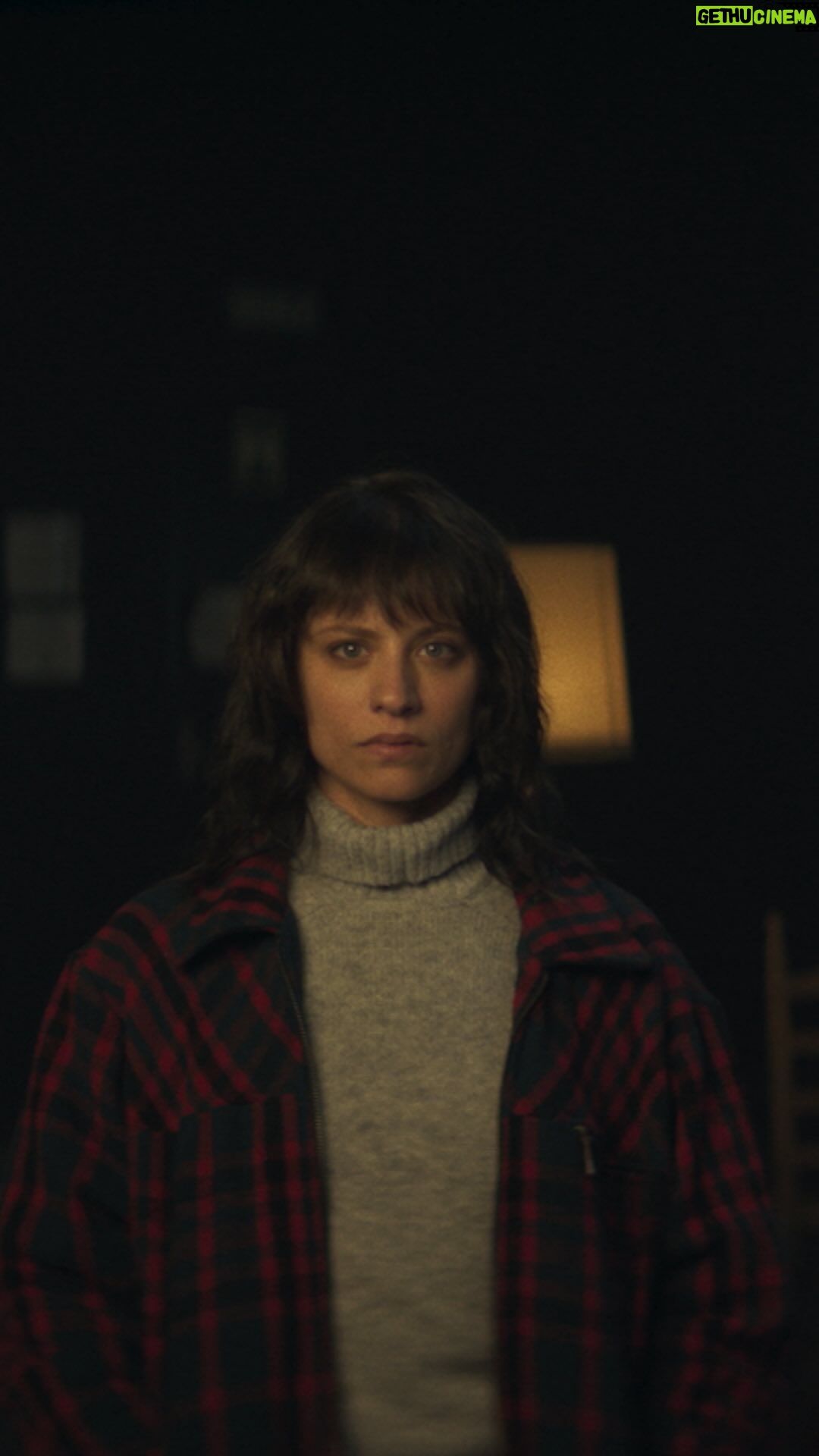 Michelle Jenner Instagram - No va a importar a qué Dios reces, no va a importar en que creas o dejes de creer, no vas a poder escapar. Comienza el rodaje de #DimeTuNombre la nueva serie de terror dirigida por Hugo Stuven y creada por Alejandro Hernández, César de Nicolás y Hugo Stuven.