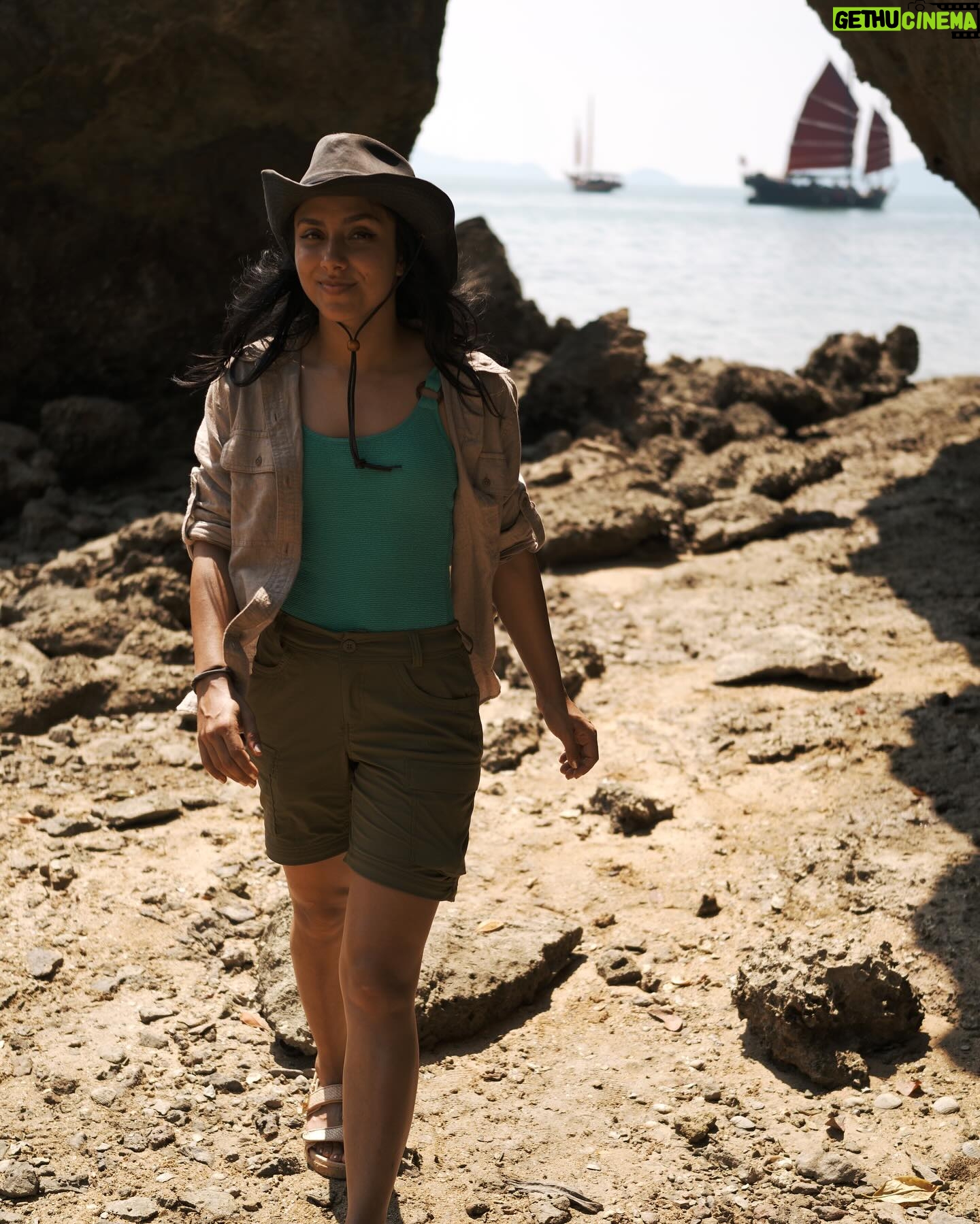 Michelle Khare Instagram - Our pirate adventure continues… this time, in the Indian Ocean!! New challenge accepted is out now! 🏴☠️ • 📸 @grahamtesheldon