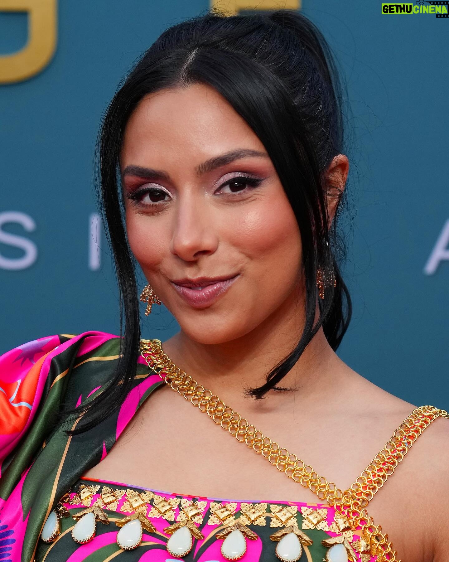 Michelle Khare Instagram - @unforgettablegala 🫶🏽 / hair and makeup by @livlivlivmarie styled by my sister @madelinekhare outfit from @papadontpreachbyshubhika - I got this fit online but man it’s a dream of mine to work with them one day! 🥹