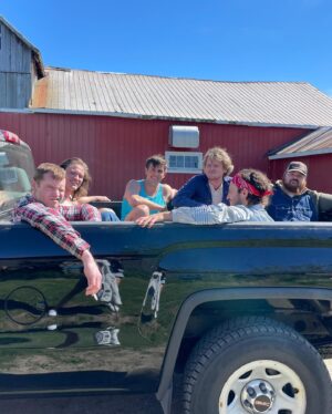 Michelle Mylett Instagram - new @letterkennyproblems available now on @hulu and @cravecanada