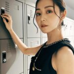 Michelle Wai Instagram - 最後一周🥹 #瑪嘉烈與大衛絲絲 #ViuTV #瑪嘉烈與大衛系列 Hair: @danielchau11278 Makeup: @make_up_by_mw Outfits: @aliceandolivia_hongkong