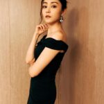 Michelle Wai Instagram – Cool 😎🖤

Dress: @maxandco @maxandco_asia
Accessories: @apmmonaco 
Hair: @singsing113 
Makeup: @make_up_by_mw