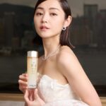 Michelle Wai Instagram - 由知道入圍到今日可以以最佳女主角候選人身份參加香港電影金像獎，每一分每一秒我都十分感恩和珍惜。演員路上遇到不同的人，都令我一點點地成長，造就今天自信閃耀的我❤️ 特別感謝 @Guerlain 今日幫我打扮得美美的，話你知 Guerlain 是皇室御用品牌，優雅高貴，好適合今日的頒獎禮。今日的妝容我選用了經典的#Meteorites 波波粉跟#AbeilleRoyale 殿級蜂皇雙效煥亮修護精華打靚肌膚個底，所以點化都咁靚🥰。15 年來的夢想時刻，今日我用最好的自己迎接了最珍貴的時刻。感謝沿途支持我的所有夥伴😘。 #Guerlain #Guerlainhk #GuerlainMakeup #GuerlainSkincare