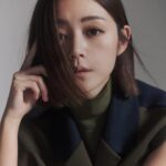 Michelle Wai Instagram - 感謝 明報周刊深入的訪問❤️🙇🏻‍♀️ @entertainment.mpw Text @timlaukalun Photographer @makyau2 Styling @katytsa Hair @wiltam_hair Makeup @make_up_by_mw Wardrobe @toryburch @shiatzychen @anteprimaofficial
