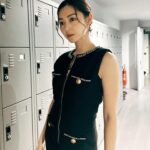Michelle Wai Instagram - 最後一周🥹 #瑪嘉烈與大衛絲絲 #ViuTV #瑪嘉烈與大衛系列 Hair: @danielchau11278 Makeup: @make_up_by_mw Outfits: @aliceandolivia_hongkong