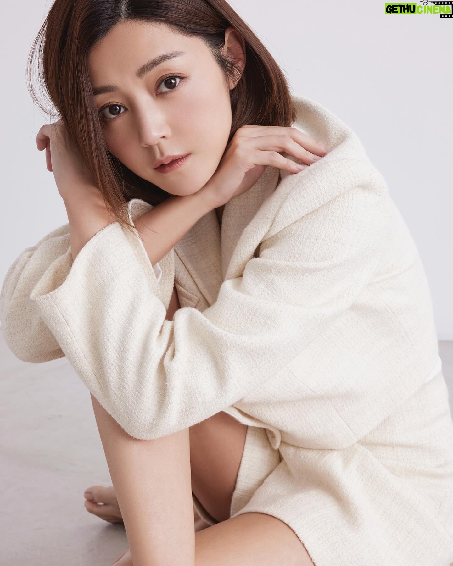 Michelle Wai - 5.4K Likes - Thanks @esquirehk 🤍
text by DESMOND CHAN
styling by PADDY CHAN
photo by MAN WAI
video by KURT
hair by @singsing113
makeup by @make_up_by_mw
wardrobe by SANDRO @sandroparis