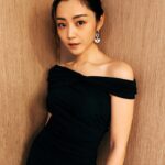 Michelle Wai Instagram - Cool 😎🖤 Dress: @maxandco @maxandco_asia Accessories: @apmmonaco Hair: @singsing113 Makeup: @make_up_by_mw