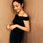 Michelle Wai Instagram – Cool 😎🖤

Dress: @maxandco @maxandco_asia
Accessories: @apmmonaco 
Hair: @singsing113 
Makeup: @make_up_by_mw
