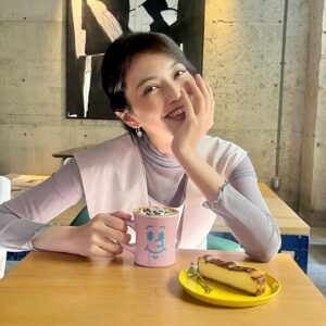 Michiko Tanaka Instagram - オリックスグループ公式「SMILE ON」にて、「アート×コーヒー」を巡り福岡で旅してきました✨🥰
福岡って本当にアート意識が高くて、どこを見ても素敵なアートが溢れてる！✨

今回はクロスライフ博多柳橋
@crosslife_jp_official を拠点に巡りました☺️福岡は、アートを飾るカフェがたくさんあってビックリ！☕️福岡が一気に大好きになったよ❤️✨
他の情報は公式アカウント
@orix_smile_on に載ってるのでぜひ観てみてね😘✨

#pr