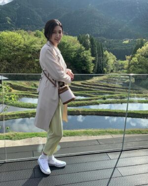 Michiko Tanaka Instagram - 本日18:00〜
BS12 NEXTTRIP 由布院・別府の旅に出演してます🥳

初めて行ったけど、本当に本当に素敵な街でした😍
東京に帰ってからも皆んなに自慢するくらい！

別府の地獄温泉巡りは、本当に異世界探検みたいでワクワクしましたし、先週の由布院の、移住したいくらい心地よい街でした😍
宿泊した、界　由布院、界　別府さんそれぞれ違った魅力の詰まったお宿では最高のお料理も😋❤️
ぜひ由布院に行く時は、我が後輩のお店ギャラリーSORAさんにも立ち寄ってみてくださいね🥰