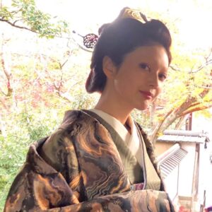 Michiko Tanaka Instagram - こんばんは✨😃仕事で島根に来ています☺️初島根！
水が綺麗で、海の幸も…控えめに言って最高でした😋

そして告知です！
明日から始まるフジテレビドラマ「大奥」に出演いたします。
御年寄 高岳という役柄です☺️読み方は たかおか です。
眉毛は無いです。
面白い役を演じさせていただいております。ぜひご覧ください🥰✨