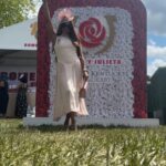 Mickey Guyton Instagram - Giddy up 🐎 #KyDerby #kentuckyderby #transition #derbyfashion #fashion