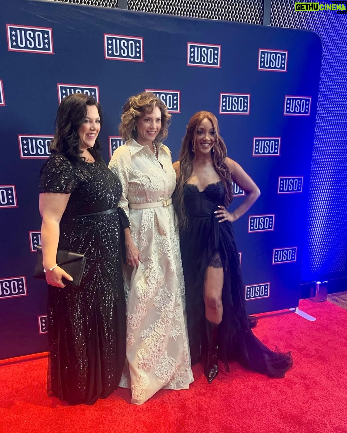 Mickey Guyton Instagram - So incredibly blessed to have been a part of such an amazing event with @theuso. It was a great reminder that so many have selflessly sacrificed their lives for me. Thank you. 🙏🏾