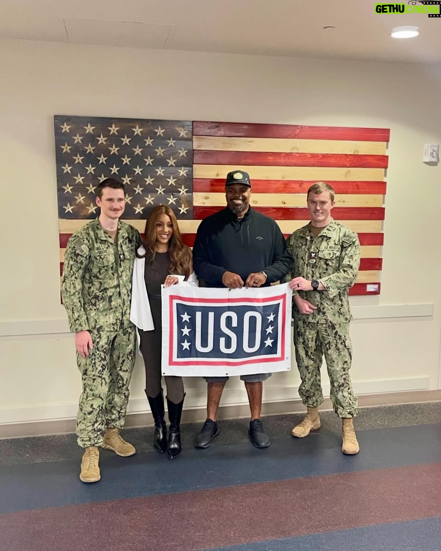 Mickey Guyton Instagram - So incredibly blessed to have been a part of such an amazing event with @theuso. It was a great reminder that so many have selflessly sacrificed their lives for me. Thank you. 🙏🏾