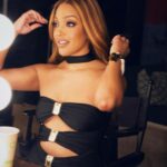 Mickey Guyton Instagram – It takes a village and I’m so thankful for mine! A big shout out to my glam team for making me feel like a queen in the #WOMAN official music video. ✨

▪️makeup @emgraymakeup
▪️style @savannah_mendoza
▪️hair @iamdrbeauty
