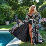Mignon Von Instagram - …No, She’s a whole universe. 🪐🌌 #bodyisawonderland #sistasonbet #blondie #garden #tapin #brownskingirl #blackgirlmagic #manifesting #goddess #freedom #identity #rainbowcake #sparkjoy