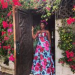 Mignon Von Instagram - Flower child 🌺 #bts #photoshoot