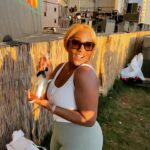 Mignon Von Instagram - FLOTUS & Danni take #jazzfest…#nola has some of the greatest fans in the world. Thanks for the Rosé #bustarhymes & friends. #erykahbadu it was hot girl , but those 30 mins were some of the greatest display of musicality and artistry I’ve ever seen! @kronmoore again next year?! But no more red beans in 200° weather #theoval #sistasonbet #chargrilledoysters #noforks #frenchmanstreet #heatstrokestatus