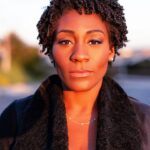 Mignon Von Instagram - God placed our eyes in front for a reason... He’s already got your back covered 📸 @p.joshmwatson #dontlookback #cantgoback #blackgirlmagic #curls #onfleek #natural #beauty