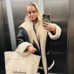 Miisa Rotola-Pukkila Instagram – Elämä on kontrasteja💄🎥✨📺🦦💤🥱

muah @lauramelanieh