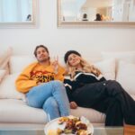 Miisa Rotola-Pukkila Instagram - Kaksiosainen Grekovien joulu on nyt livenä!🎄💫 Miisan Youtube-kanavalta löytyy vlogi meidän ennakkojoulusta ja lahjojen avaamisesta ja Tomaksen Puurojengin joulukalenterin 24. luukussa on meidän yhteinen erikoisjakso! Löytyy Spotifysta!🎧✨ Kurkatkaa ja kuunnelkaa, kun tulee sopiva hetki. ❤️ Lempeää joulunaikaa ja palataan alkuvuodesta 2024.💫🔮 kuva: @sannihei 🫶🏼
