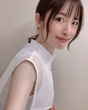 Mikako Komatsu Instagram - 来たぞ名古屋〜！！！！！

帰るぞ東京〜！！！！！笑

何年かぶりの名古屋でのイベントでした！

八十亀ちゃんかんさつにっき
Blu-ray発売記念イベント
「今回もありがとさん！」
　

地元トークで盛り上がったり
作品の話を振り返ったり
楽しい時間でした🍤

名古屋の美味しい食べ物もたくさん…！
大変満腹でございます。(:3)っ⌒つ

やん菜ちゃんが髪の色が赤いので、ちょっと衣装とアクセサリーに赤みを足してみました。

どっちかというと…エビカラー…？🦐🦐

まだまだこれからも、作品が続きますように…！

ありがとうございました〜！！