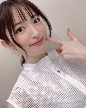 Mikako Komatsu Instagram - 来たぞ名古屋〜！！！！！

帰るぞ東京〜！！！！！笑

何年かぶりの名古屋でのイベントでした！

八十亀ちゃんかんさつにっき
Blu-ray発売記念イベント
「今回もありがとさん！」
　

地元トークで盛り上がったり
作品の話を振り返ったり
楽しい時間でした🍤

名古屋の美味しい食べ物もたくさん…！
大変満腹でございます。(:3)っ⌒つ

やん菜ちゃんが髪の色が赤いので、ちょっと衣装とアクセサリーに赤みを足してみました。

どっちかというと…エビカラー…？🦐🦐

まだまだこれからも、作品が続きますように…！

ありがとうございました〜！！