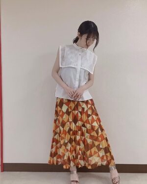 Mikako Komatsu Instagram - 来たぞ名古屋〜！！！！！

帰るぞ東京〜！！！！！笑

何年かぶりの名古屋でのイベントでした！

八十亀ちゃんかんさつにっき
Blu-ray発売記念イベント
「今回もありがとさん！」
　

地元トークで盛り上がったり
作品の話を振り返ったり
楽しい時間でした🍤

名古屋の美味しい食べ物もたくさん…！
大変満腹でございます。(:3)っ⌒つ

やん菜ちゃんが髪の色が赤いので、ちょっと衣装とアクセサリーに赤みを足してみました。

どっちかというと…エビカラー…？🦐🦐

まだまだこれからも、作品が続きますように…！

ありがとうございました〜！！