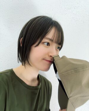 Mikako Komatsu Instagram - 8月ゥー！！
暑ゥィー！！！
相変わらず暑い毎日ですね。

仕事の行き来と抱っこ紐での行き来で
毎日汗だくで過ごしています。
世の皆様、大変お疲れさまーです。

すっかりｴｹﾁｪﾝ中心生活なので、
6時起床、22時までに就寝なタイムスケジュールになりつつあります。

買い物もほとんどベビこしのもの…
自分のご飯よりも離乳食の献立を考えてたり…

ところが、悩みに悩んだものに限って全然食べなかったり！

悩んだ挙句、私には！無理！！BFを買いまくるぜ〜ッッ！！！
ヒューヒュー！！完成品は最高だぜぇ〜！！！！
と、ポチって届く頃には、頑張って作ったものを食べるようになってくれてたり。笑(たべられるんかーい)

振り回されながら楽しんでいます。

そうこうしてると、
なかなか自分のこともそうだけど
人付き合いが超激減！！

でもなるべく、タイミングが合えば友達に会うようにしています。

一緒に遊んでくれたあなた！あなたあなた！ありがとう(  ᐕ)

そしてそろそろウィンナーの周期が巡ってきそうな予感。笑

さて週末は長瀞さんのイベント！
楽しみですが台風も心配ですね…🌀

体調と天候と相談して、楽しみましょうぜー！！