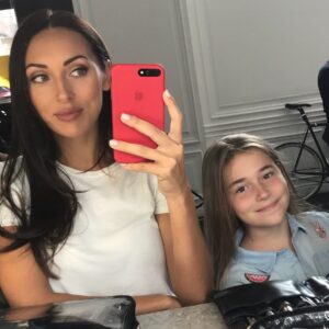 Mikella Abramova Instagram - С днем рождения, мой самый любимый человек на земле! Спасибо что ты есть! Я каждый день благодарна за то, что именно ты мой пример по жизни и что мне так повезло быть дочерью самой красивой, умной и сильной женщины которую я знаю. В этот юбилей я хочу пожелать тебе быть самой счастливой и любимой, because anything less would be completely unfair. I love you more than words could ever express ♥️ happy birthday ♥️♥️♥️♥️♥️♥️♥️♥️