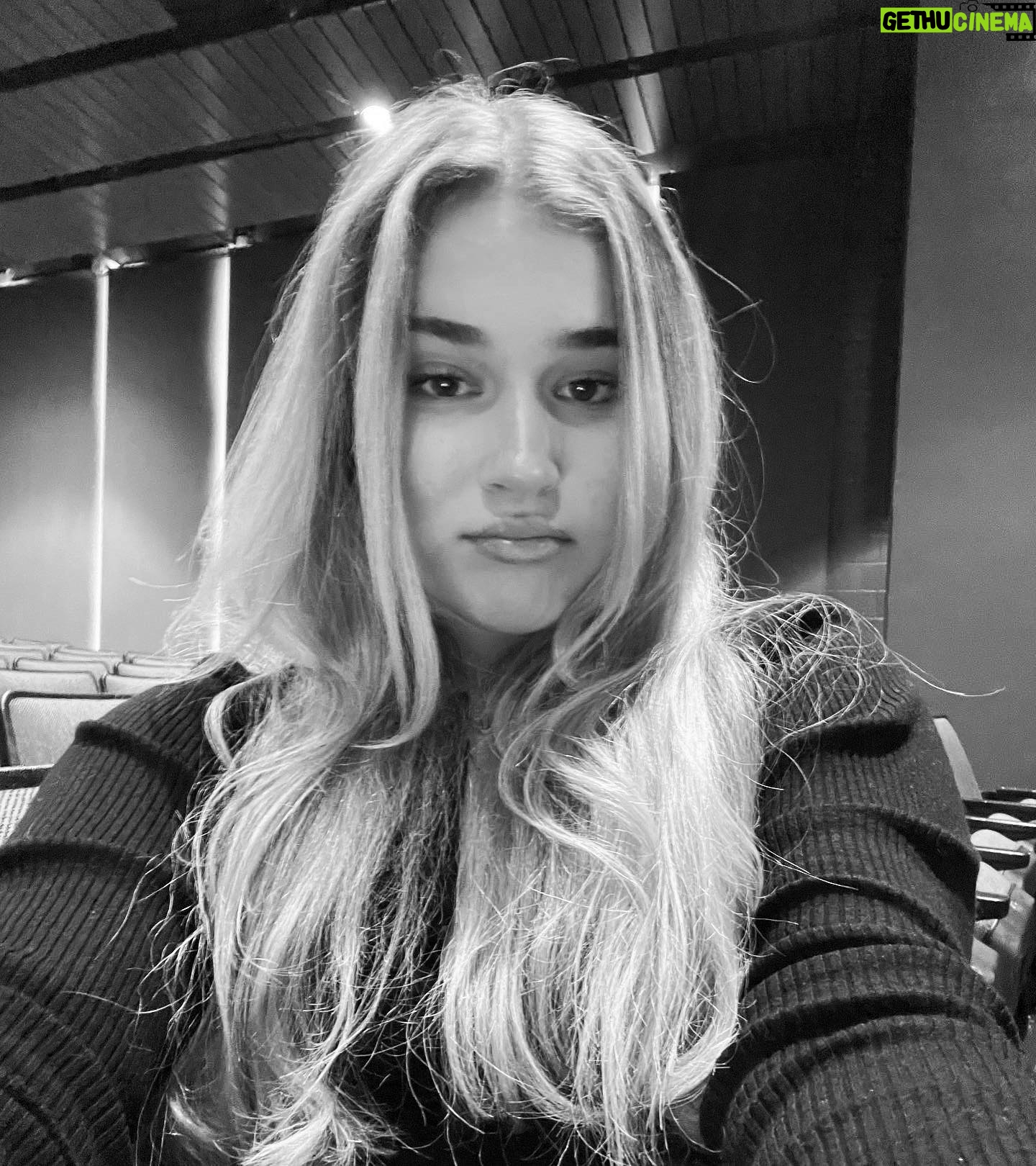 Mikella Abramova - 2.6K Likes - 🖤