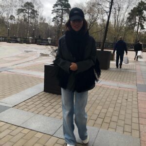 Mikella Abramova Instagram - С днём рождения♥️ 
Спасибо за то что всегда рядом, всегда права, всегда знаешь правильный ответ на любой мой вопрос. Спасибо что являешься моим пожизненным примером во всём. I would be grateful to become half as good a person and mother as you are. You inspire me to do better and try my best so thank you for that) love you more than anything else in the world.
Mik♥️