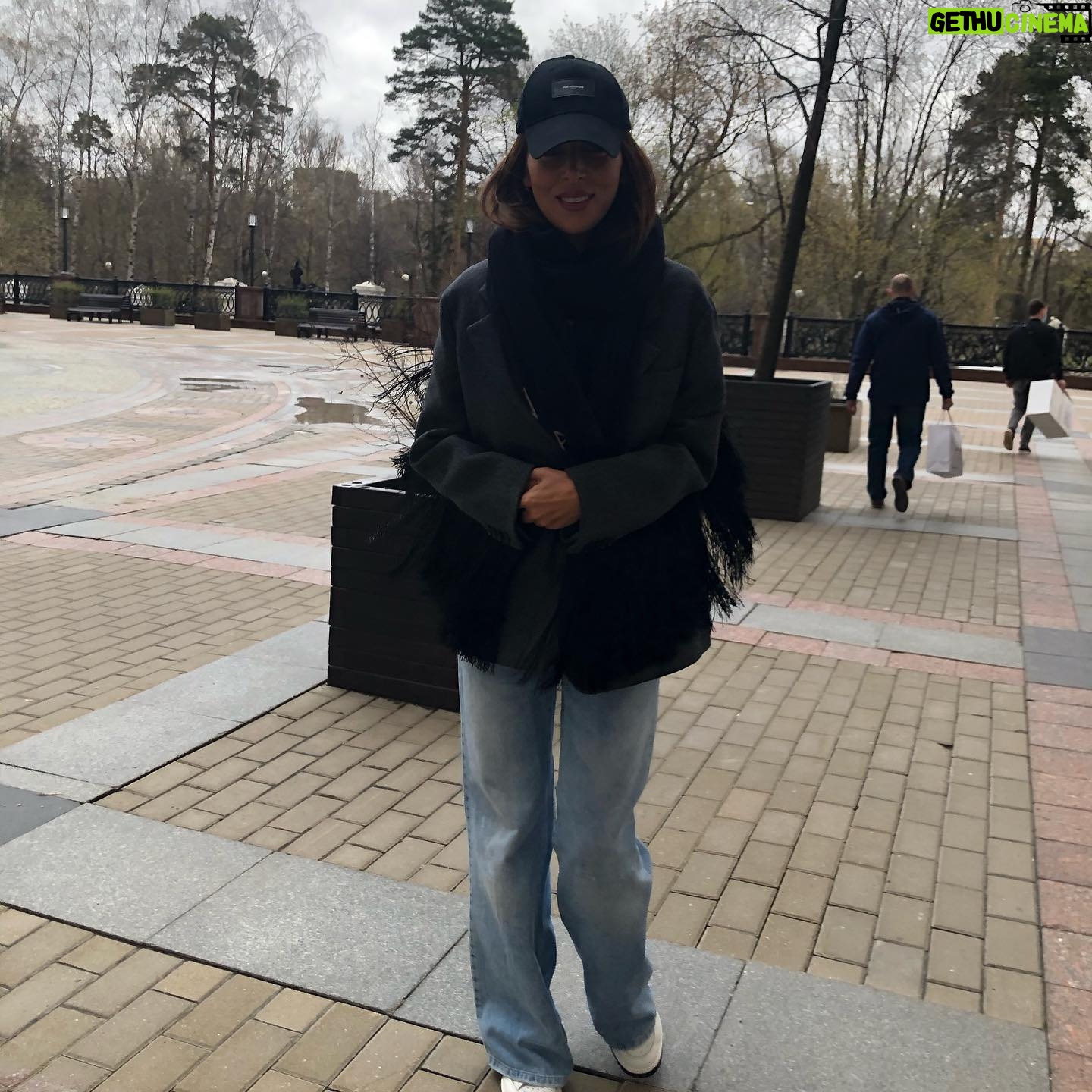 Mikella Abramova - 13.1K Likes - С днём рождения♥️
Спасибо за то что всегда рядом, всегда права, всегда знаешь правильный ответ на любой мой вопрос. Спасибо что являешься моим пожизненным примером во всём. I would be grateful to become half as good a person and mother as you are. You inspire me to do better and try my best so thank you for that) love you more than anything else in the world.
Mik♥️
