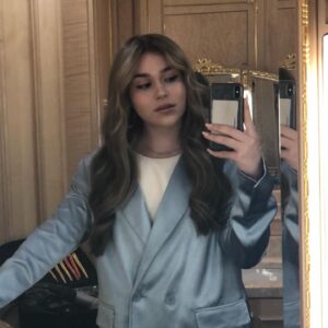 Mikella Abramova Instagram - листай до конца, много моего лица😮‍💨🤍