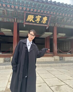 Miki Mizuno Instagram - ⠀
明日4/23（火）19:00〜
フジテレビ系「突然ですが占ってもいいですか？」2時間スペシャルの放送です！📺
⠀
今回はなんと、みちょぱさん・シウマさんと韓国へ！
開運女子旅を敢行しました！
注目スポット満載です👀
是非ご覧ください！
⠀
@totsuzen_uranai 
#突然ですが占ってもいいですか ？
#突占 #フジテレビ
#水野美紀
⠀
【by staff】