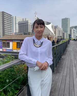 Miki Mizuno Instagram - ⠀
今夜24:30〜「運命警察」最終回🙌
今日は外ロケの様子をお届けします📸
⠀
久しぶりに地上に降り立ったゼロは、
命（みこと）の運命にどう関わってくるのでしょうか…🤔
どうぞお見逃しなく！！
⠀
#運命警察 👮‍♀️ #テレビ東京 
#水野美紀 
⠀
【by staff】
