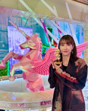 Miki Mizuno Instagram - ⠀
8/26（土）21:00〜
TBS系「世界ふしぎ発見！」に出演します！
⠀
K-POPのルーツに迫る1時間。
ぜひご覧ください！
⠀
#世界ふしぎ発見 
#ケムリ研究室  #眠くなっちゃった
#水野美紀 
⠀
【by staff】