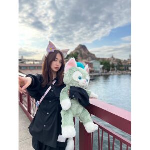 Miki Yanagi Instagram - 最近インスタまた更新してなかった…
本当にあげる写真がなくてさ…
まぁ。こんな言葉は、言い訳です。
よかったら…
暑くなる前に駆け込みで行ったディズニーの写真で一旦お許しください🥺
