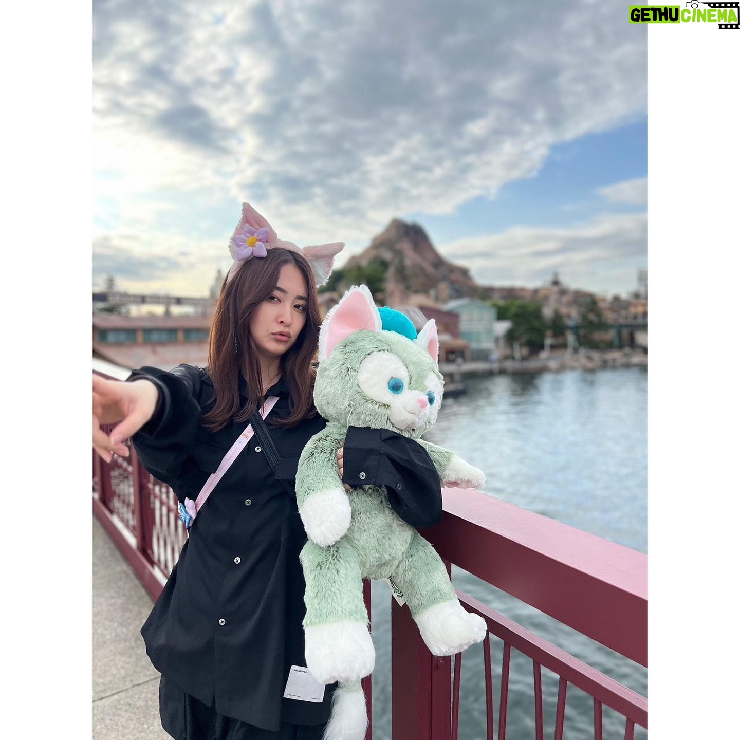 Miki Yanagi - 4.9K Likes - 最近インスタまた更新してなかった…
本当にあげる写真がなくてさ…
まぁ。こんな言葉は、言い訳です。
よかったら…
暑くなる前に駆け込みで行ったディズニーの写真で一旦お許しください🥺