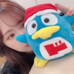 Miki Kawanishi Instagram - 🐧💙 この間のイベントの時の🤍 #ドンペンくん引退しないでくれてありがとう #この日まつ毛の調子良き #ミルクタッチマスカラ #2本使い