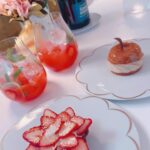 Miki Kawanishi Instagram - 🍰🫧 今日OPENの代官山Charles-Henryに @haru_fuumi ちゃんと行ってきました🤍 全部が可愛くておしゃれでおいしくて 癒され空間だった〜(⸝⸝ ◜~◝⸝⸝)💞 久しぶりでずーーーっとお話ししてた😂 ありがとうございました🫧 @bebechan_france @charleshenry_official #代官山カフェ #代官山 #タルト #タルトタタンという存在を初めて知った #美味しすぎた #はるあんちゃん癒しをありがとう