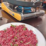 Miki Kawanishi Instagram - 🦀🥩🍦🇰🇷 1番最近韓国行った時のご飯！ ・ヨンチョンヨンファ 動画でも紹介しためっっちゃ美味しいユッケ！まーきゅりーが2月に連れてってくれて美味しくて毎回行ってる😤 ・プロカンジャンケジャン新沙本店 東京の赤坂にもあるのにまだ行けたことなくて、韓国で行ってきた✌︎('ω')✌︎うま ・🥹🥹🥹🥹🥹💕 またメイクしてもらいました🤍 お楽しみに❤️‍🔥 ・忍者メシ 正直この味より既存の方がすきだけど、究極にお腹すいた移動の際に救ってくれた恩グミ。この恩を一生忘れないように写真撮った ・抹茶アイス 羽田空港で✈️ #韓国ご飯 #韓国料理屋 #韓国グルメ #しばらくは暑いから行けないけど涼しくなったらまた行きたいな #そろそろ引きこもり開始 #梅雨もうええて #영천영화