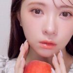 Miki Kawanishi Instagram - 🍑 水蜜桃メイク🫧 ひさぴさのつけまつげ ナチュラルだけど 小技詰め込んでみたよ🐥 #メイク #メイク動画 #水蜜桃 #この時のリップメイク好き #水蜜桃メイク #1枚目サムネ候補だったやつ #桃は硬い派