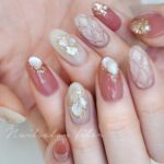 Miki Kawanishi Instagram - 💅💠 数ヶ月前の( ᵒ̴̶̷᷄꒳ᵒ̴̶̷᷅ )🤍 @nailsalon_filer ありがとうございます🫶 #ネイル #ジェル #ジェルネイル #ネイルデザイン #nail #nailart #jellnail #みきぽんネイル #キルティングネイル #シェルネイル
