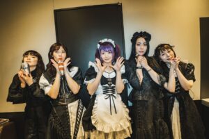 Miku Kobato Instagram - 🕊🌏🇯🇵
2024.2.22 
BAND-MAID 10TH ANNIV. TOUR 番外編
thanks photo by @pickles_0808

時間が過ぎるのは早いもので
もう先月のことですっぽ。
2024年初お給仕
ありがとうございましたっぽ🕊
横アリの番外編でしたが、
皆様ご満足いただけましたでしょうかっぽ？？
なかなかレアな曲が
詰まっていたと思いますっぽ！
写真も素敵っぽ。🕊
次回のお給仕は
3月20日
アコースティックお給仕。
こちらもお楽しみにっぽ〜！！

#bandmaid #2024 
#にゃんにゃんにゃんの日🐱 
#お給仕
